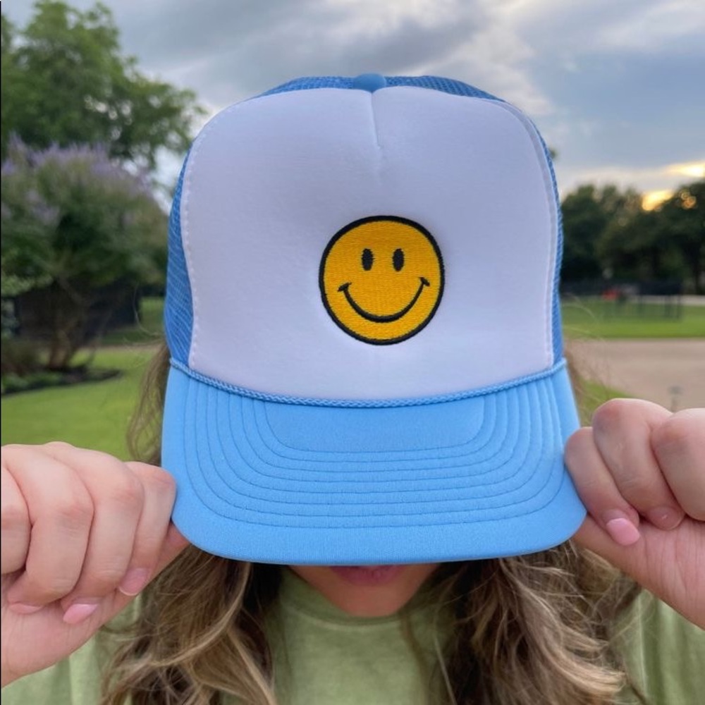 NEW SMILEY FACE TRUCKER HAT LIGHT BLUE AND WHITE